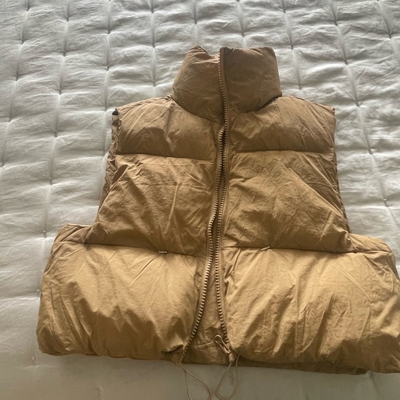 Cropped Vest - Picture 1 of 3